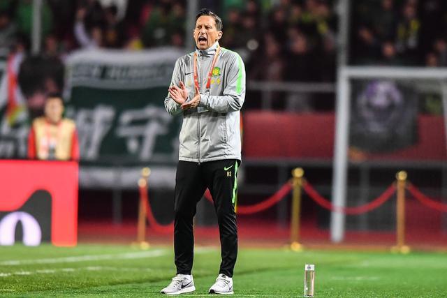 难绷！中国男篮出现23次失误 全队只有9次助攻